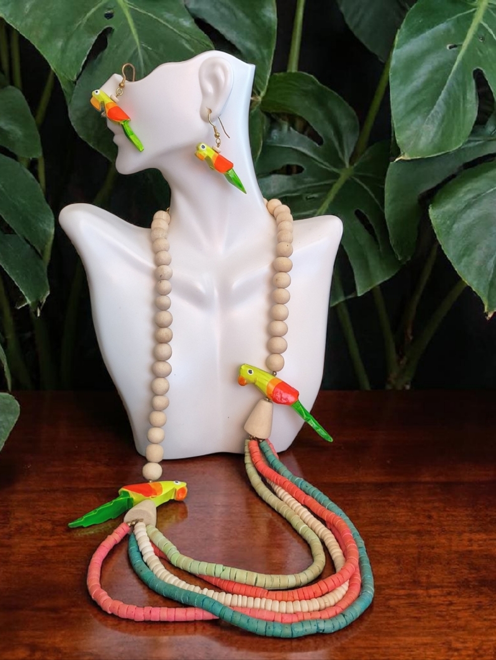 Vtg Tropical Parrot Bead Necklace & Earring Set